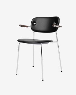 Co Dining Chair | Audo Copenhagen | Krzesło z podłokietnikami, w pełni tapicerowane, chromowana rama