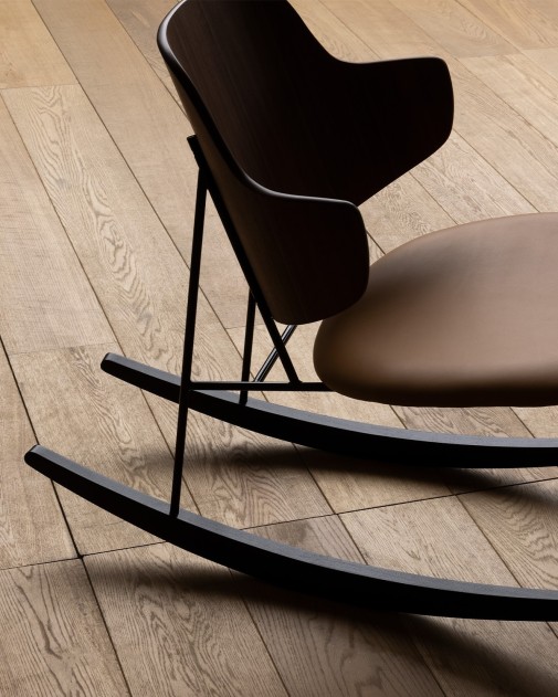 Fotel bujany Penguin Lounge Chair - w pełni tapicerowany