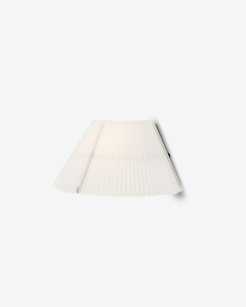 Nebra Wall Lamp | New Works | Lampa ścienna z regulowanym abażurem