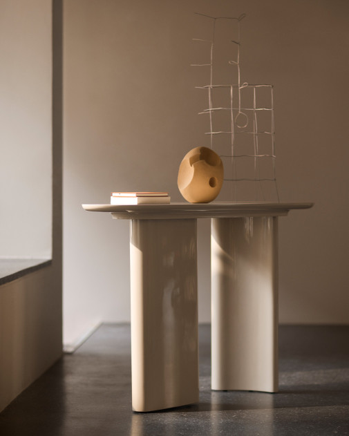 Tangent Console Table | dk3 | Konsola