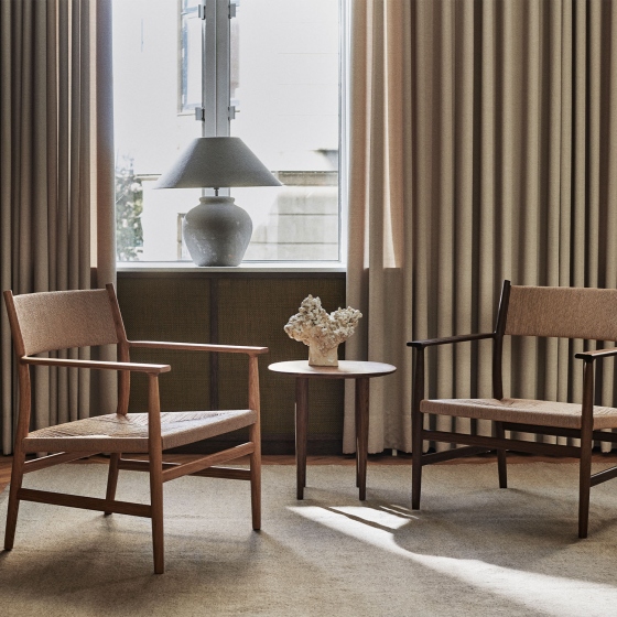 ARV | fotel z plecionym siedziskiem