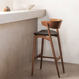 Sibast No 7 | krzesło barowe | drewniane oparcie / tapicerowane siedzisko H.75-100 cm