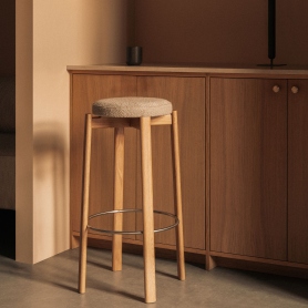 Passage Bar Stool | stołek barowy z tapicerowanym siedziskiem | h. 75 cm