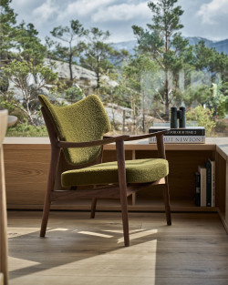 Veng Lounge Chair | Eikund | Designerski fotel lounge